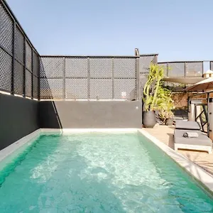 Basidi Piscine Chauffee Sur Le Toit De La Medina Marrakesh